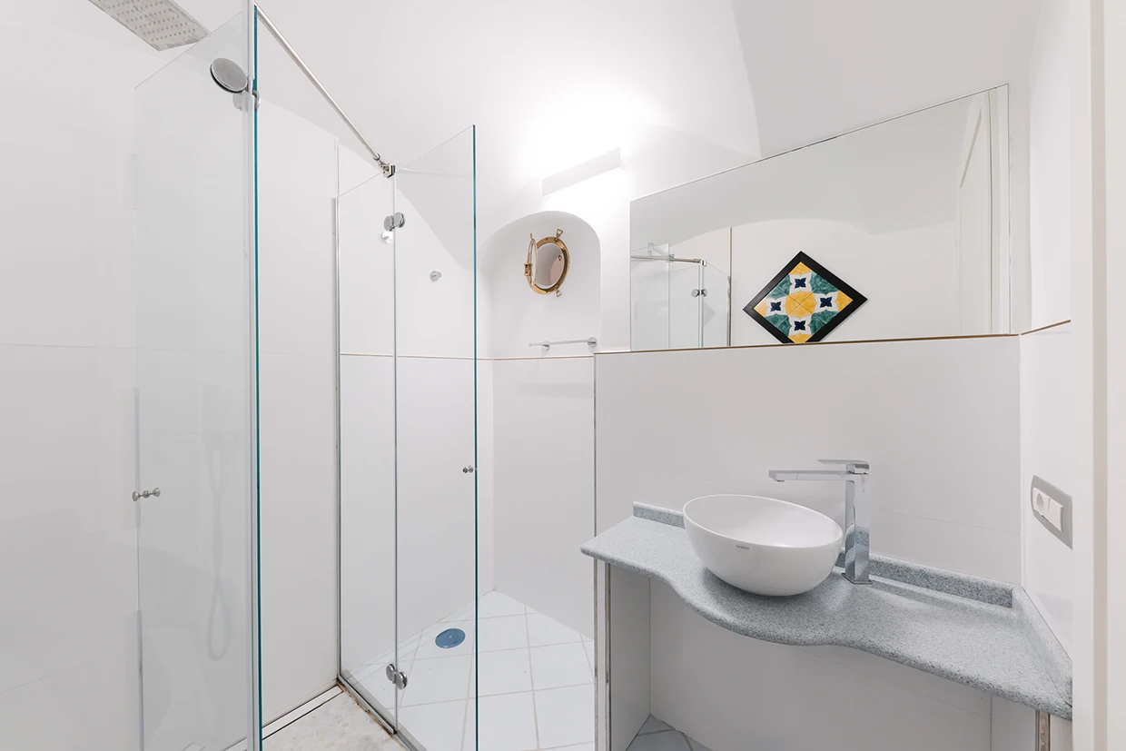 Villa Angelina Amalfi Art bagno bianco doccia walk in amalfi