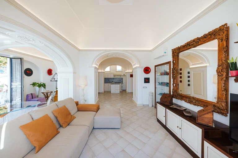 Villa Angelina Luxury salone open sapace con parziale vista zona cucina