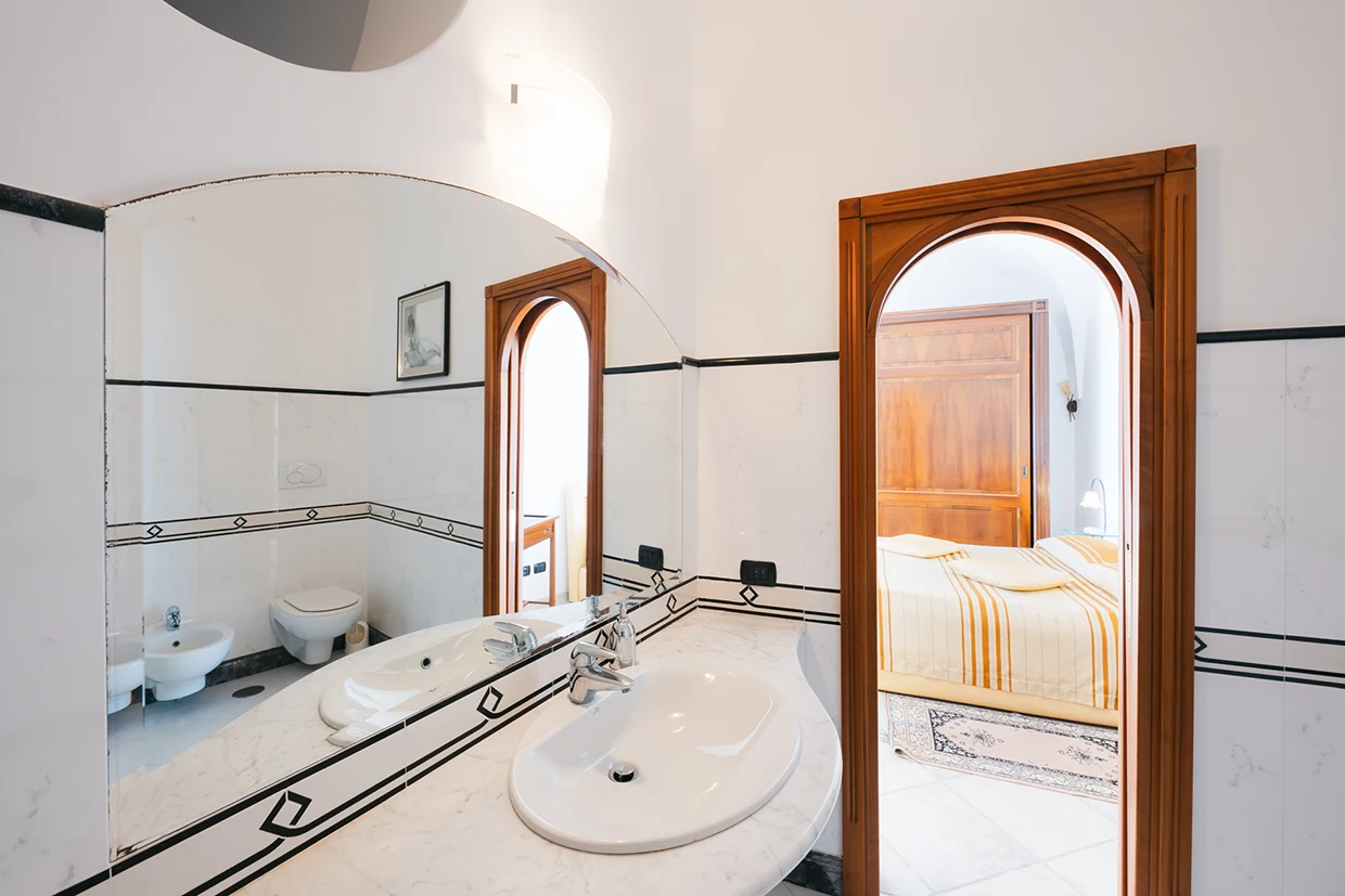 Villa Angelina Rosario bagno bianco sanitari amalfi