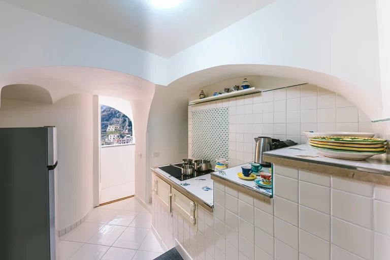 Villa Angelina Urban Retreat cucina con terrazino