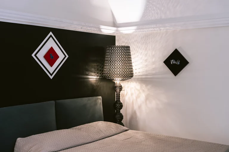 Villa Angelina Urban Retreat vista lamp room